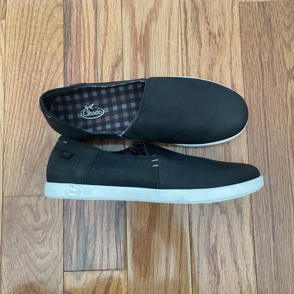 Chaco Iona Black Leather Slip On Size 7